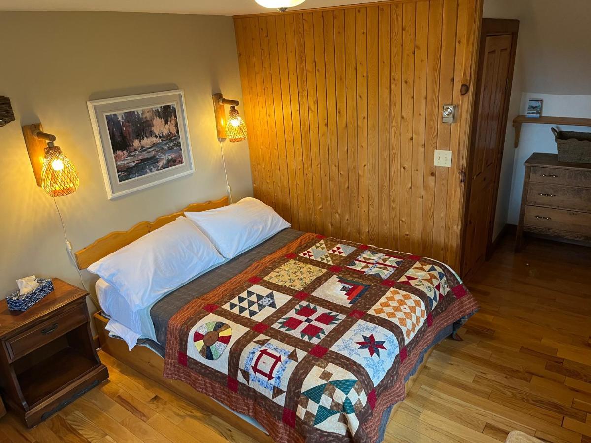 Hotel L'Aubergine Saint Hilarion Esterno foto